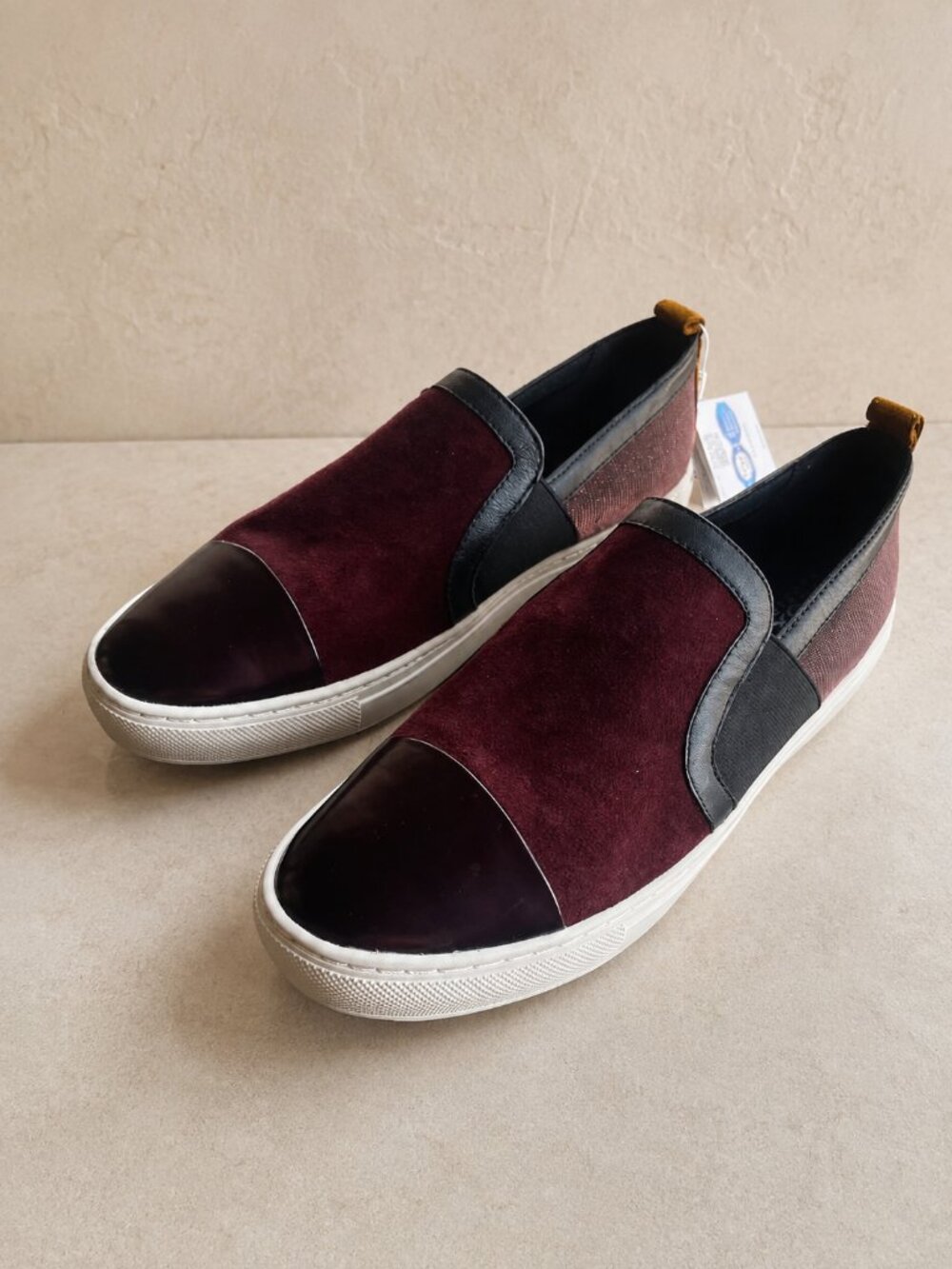 Geox Breeda Slip On Sneakers NWT Burgundy Suede Velvet Cap  EU 39 US 9
